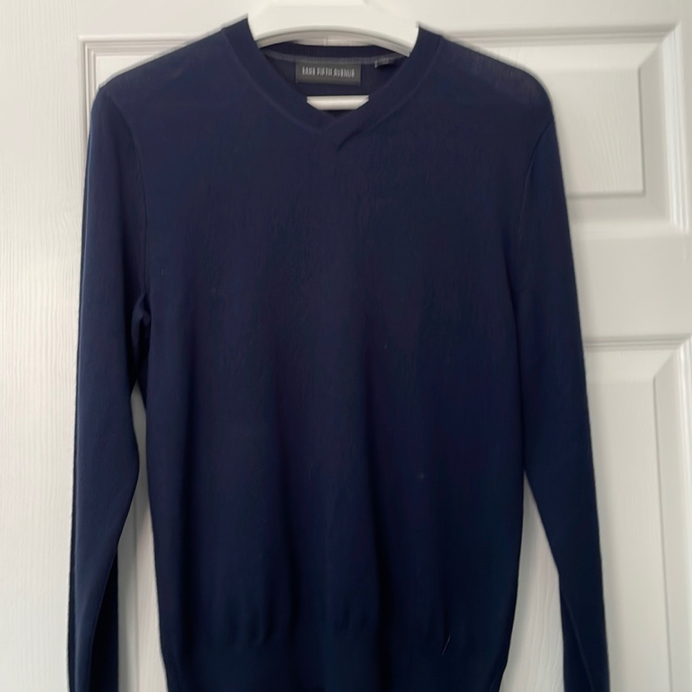 Saks 5th Avenue V neck sweater small